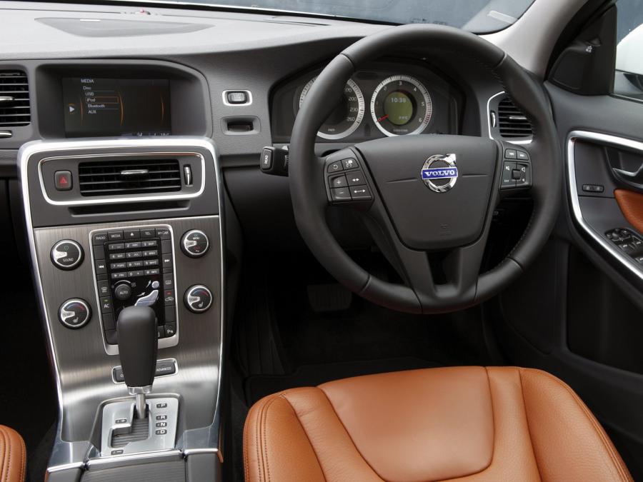  Volvo S60 D5 AWD 2010 года  (AU) (фото 9 из 13)